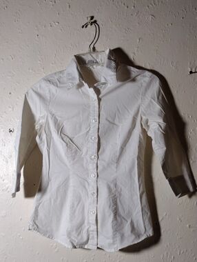The Oblong Box Shop, 3/4" Sleeve,Size 16" Pit To Pit.Crisp White Button-Up Shirt